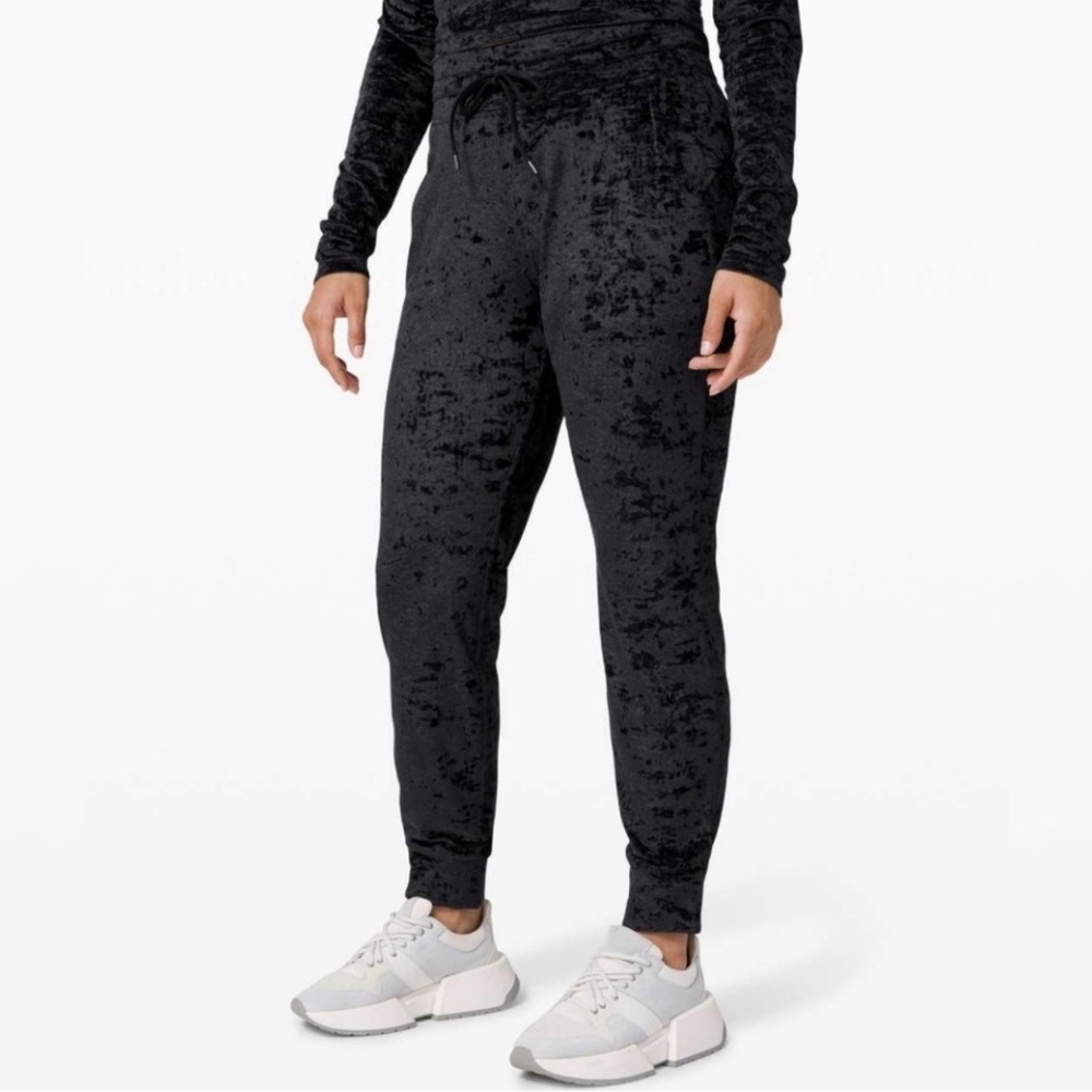 Lululemon Ready to Crush Velvet Black Jogger Pants Joggers Pant Size 10 EUC